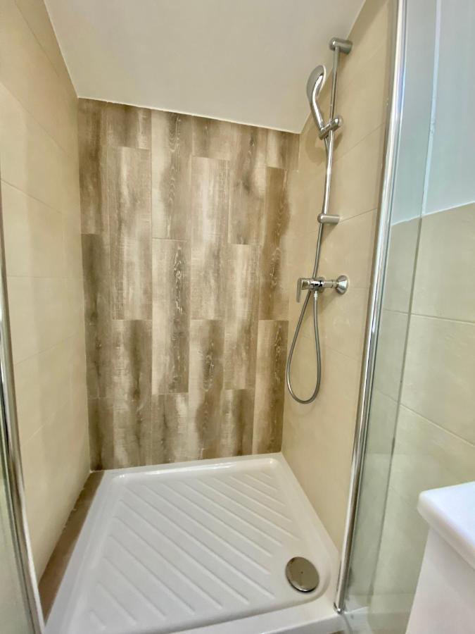 Montee Fleurie Apartment Menton Exterior foto
